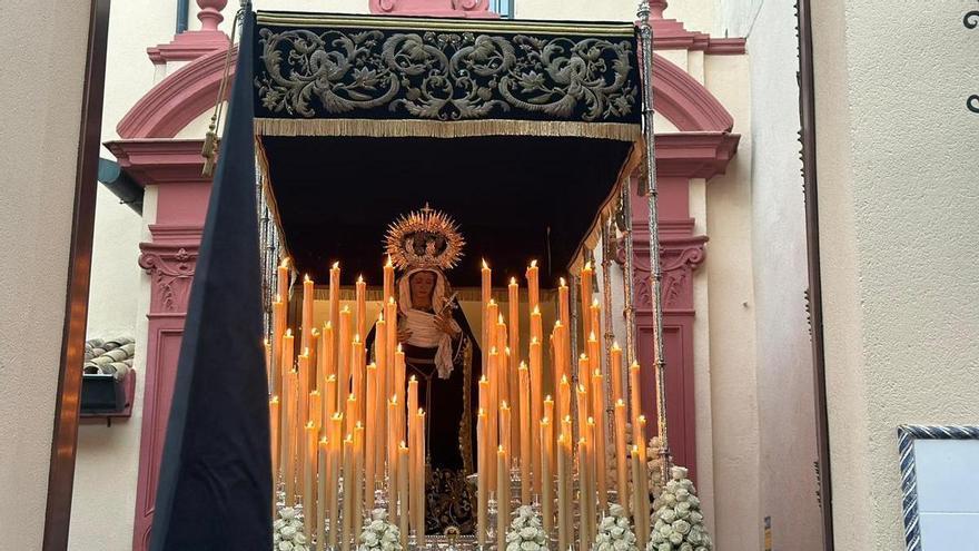 Vídeo | La Virgen de las Tristezas sale de la Capilla del Dulce Nombre de Jesús