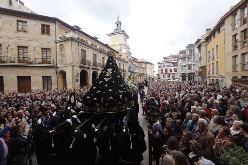 Procesión del Santo Entierro en Oviedo.