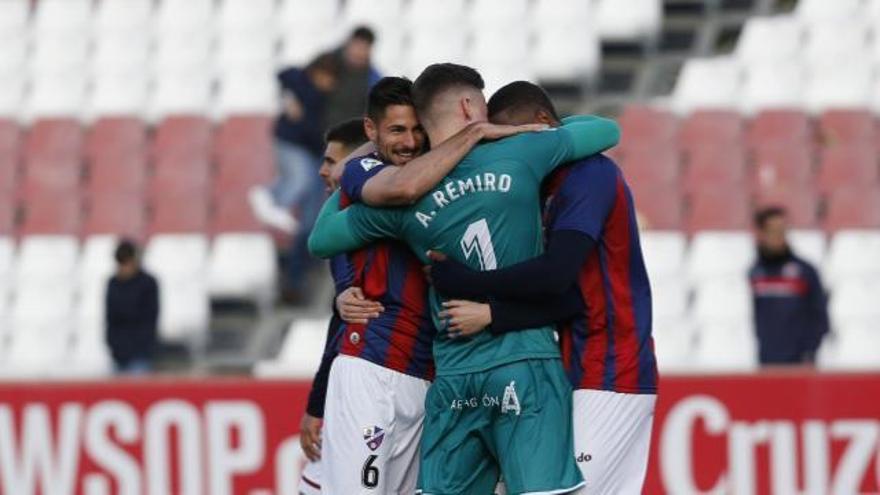 El Huesca consolida el liderato con otro gol de Gallar (0-1)