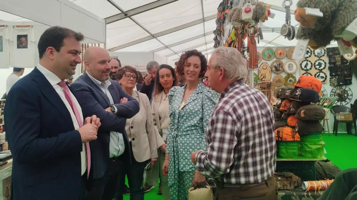 VÍDEO: Inauguración de la Feria del Salmón Asturpesca Capenastur en Cornellana, donde esperan 7.000 visitantes