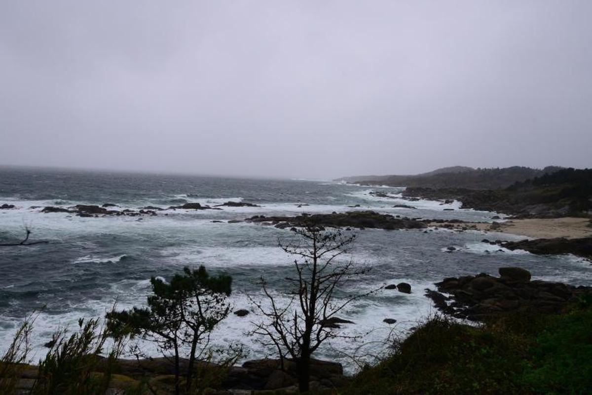 La playa de Lagos, donde la Cofradía de Bueu también ofreció “cons” para la mejilla.   | // G.NÚÑEZ