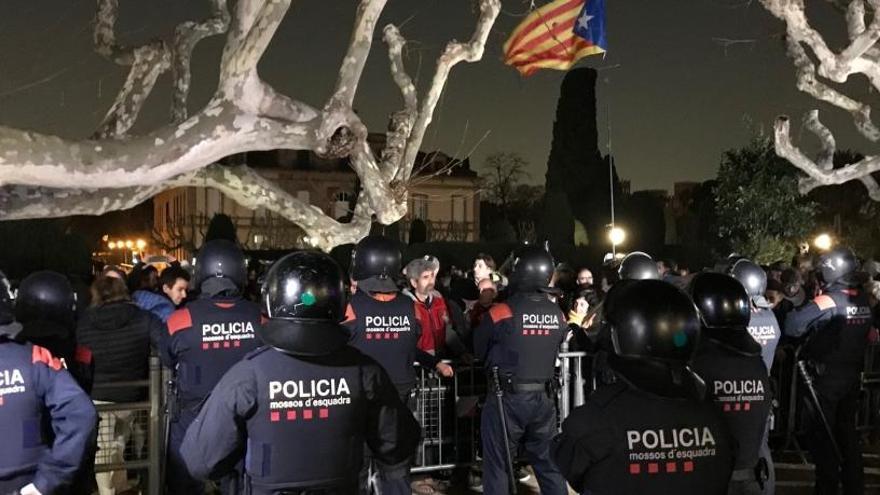 Interior aplicarà la «llei mordassa als manifestants que van trencar  el cordó policial» al Parlament