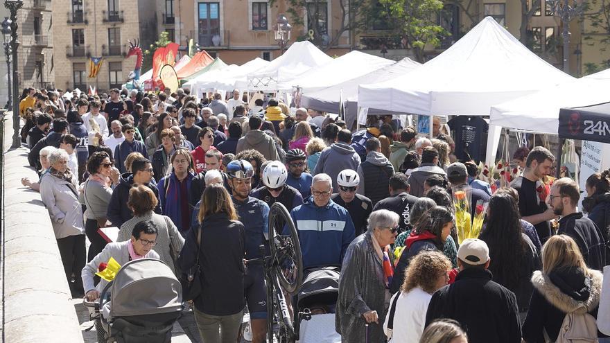 Les imatges de la diada de Sant Jordi 2024 a la ciutat de Girona