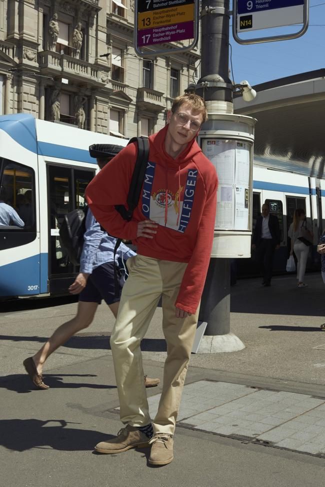 VETEMENTSxTOMMYHILFIGER