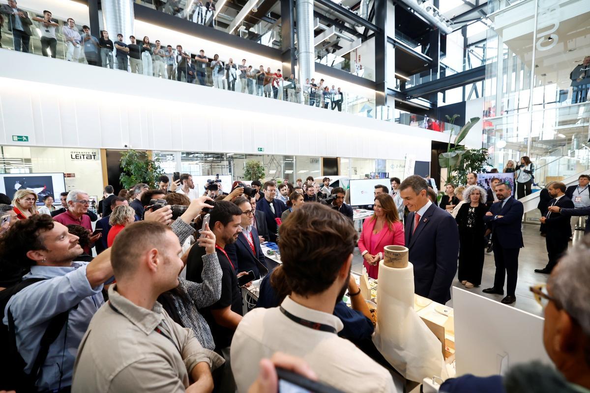 El presidente del gobierno ha podido conocer las 40 empresas que forman parte de este ecosistema de industria 4.0 y su actividad.