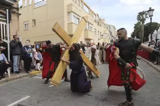 Sangre, sudor y lágrimas en la crucifixión de Jesús en Benetússer