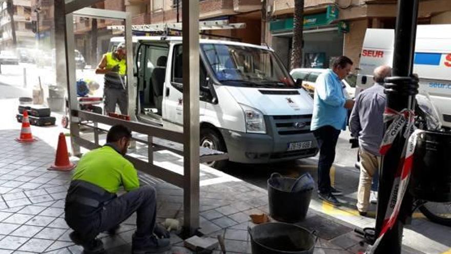 Marquesina para el autobús bus en Daniel Gil