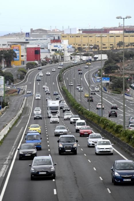 21-04-19 GRAN CANARIA.  AUTOPISTA GC-1. TELDE. Fotos de coches en la autopista. Colas en la autovía de la gente de regreso a casa del sur. Fotos: Juan Castro.  | 21/04/2019 | Fotógrafo: Juan Carlos Castro