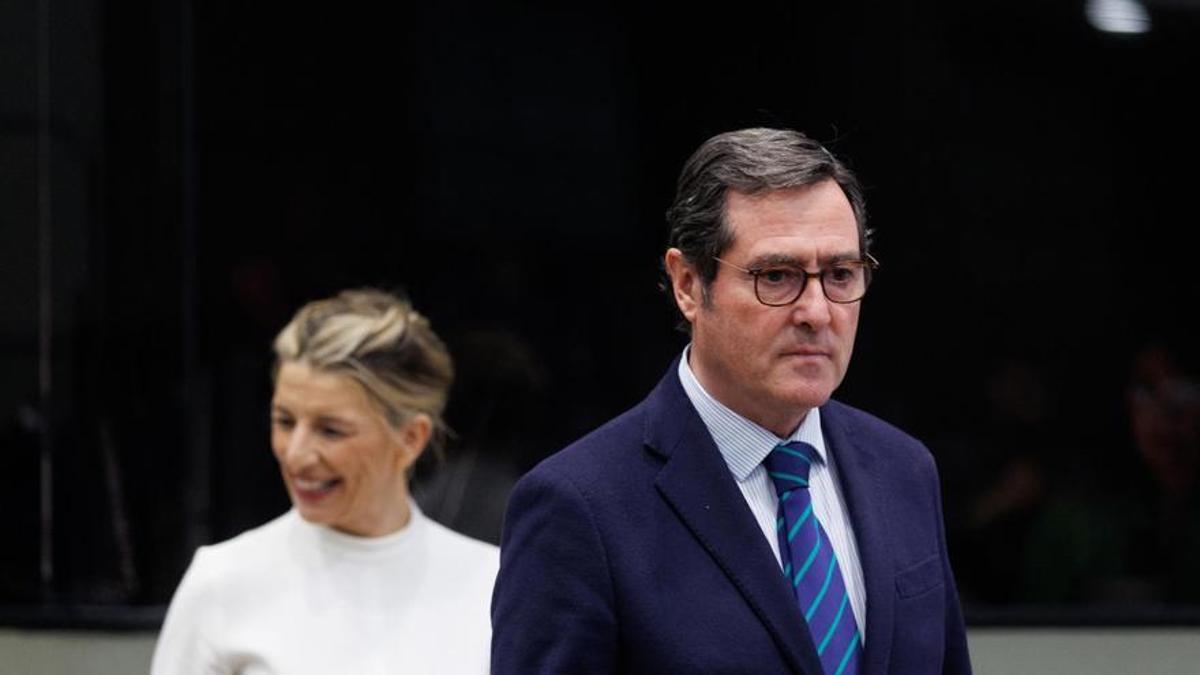Yolanda Díaz y Antonio Garamendi, presidente de la CEOE
