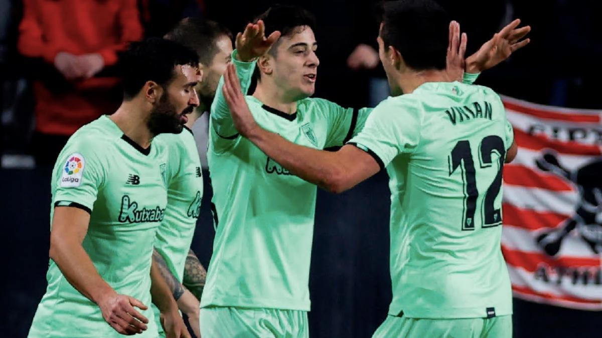 Nico Serrano celebra un gol con el Athletic