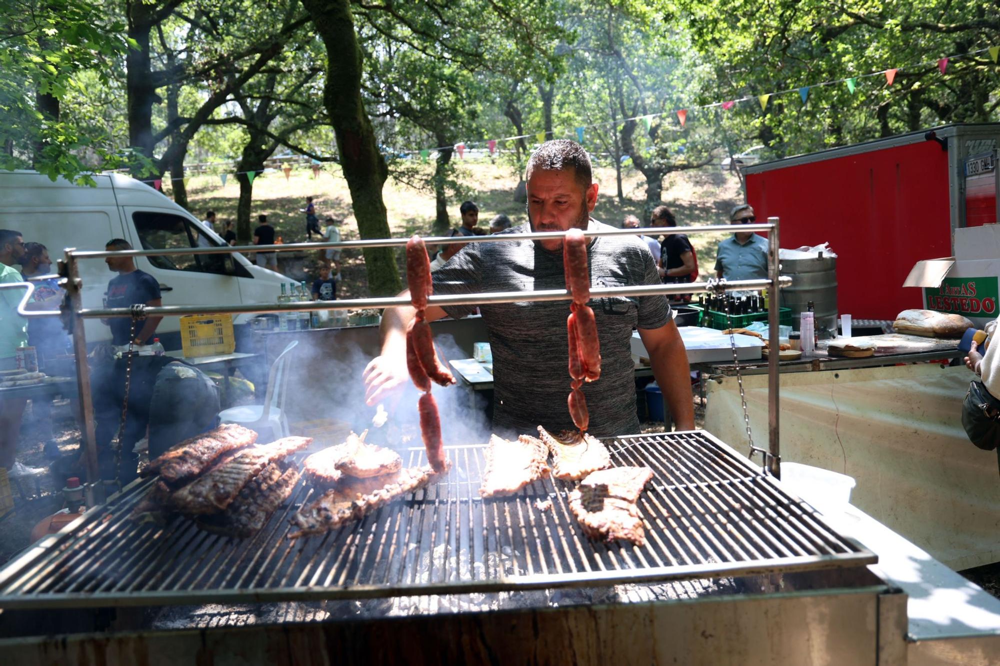 Así se vive la tradicional romería de San Cibrán en Catoira.