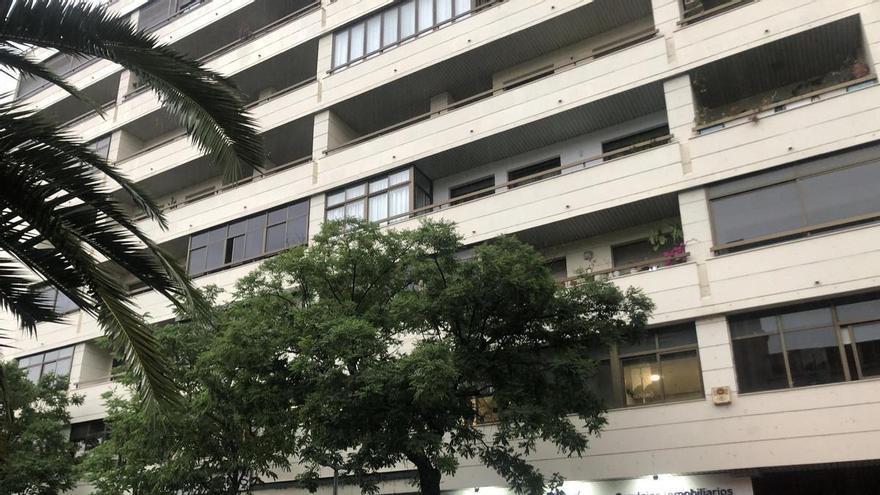 El edificio de siete plantas de los notarios de Cáceres