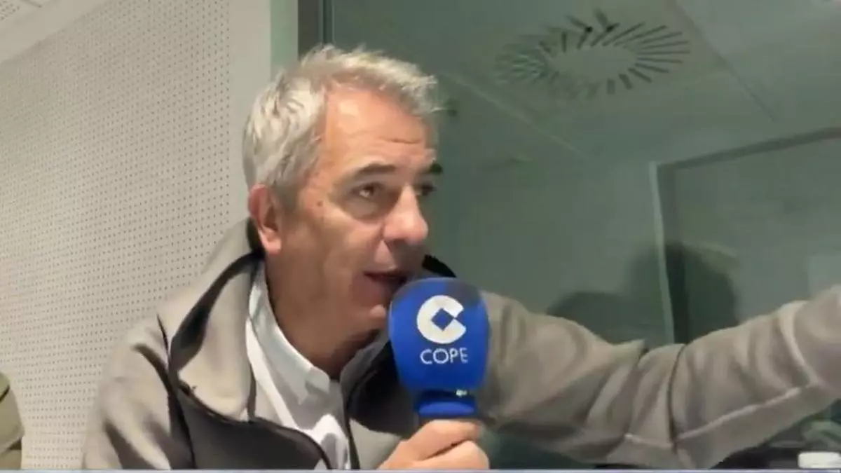 Manolo Lama critica la falta de orden en el club blanco