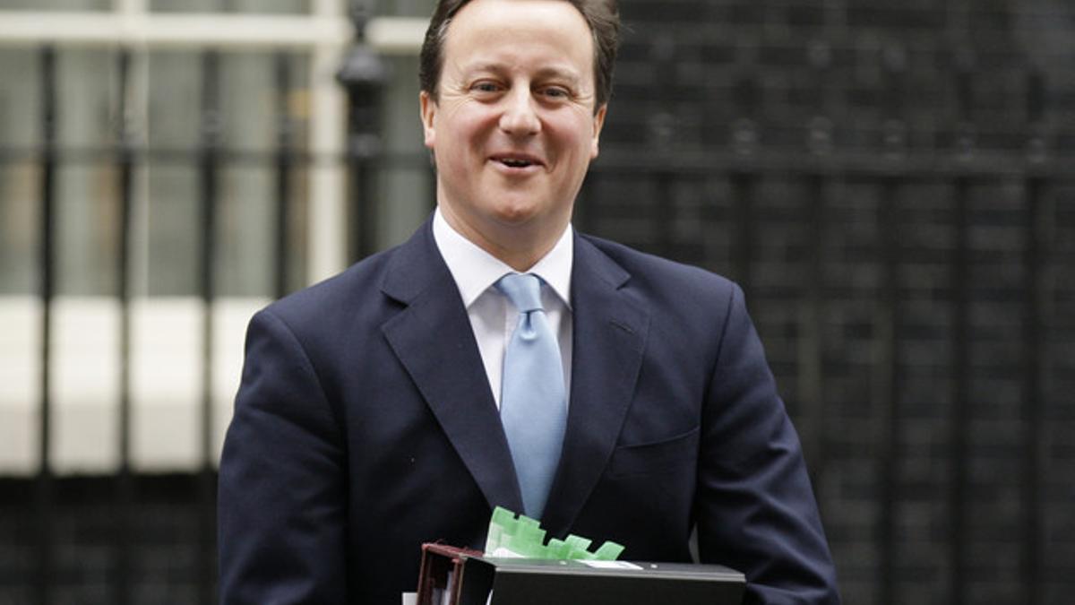David Cameron, ante el 10 de Downing Street.