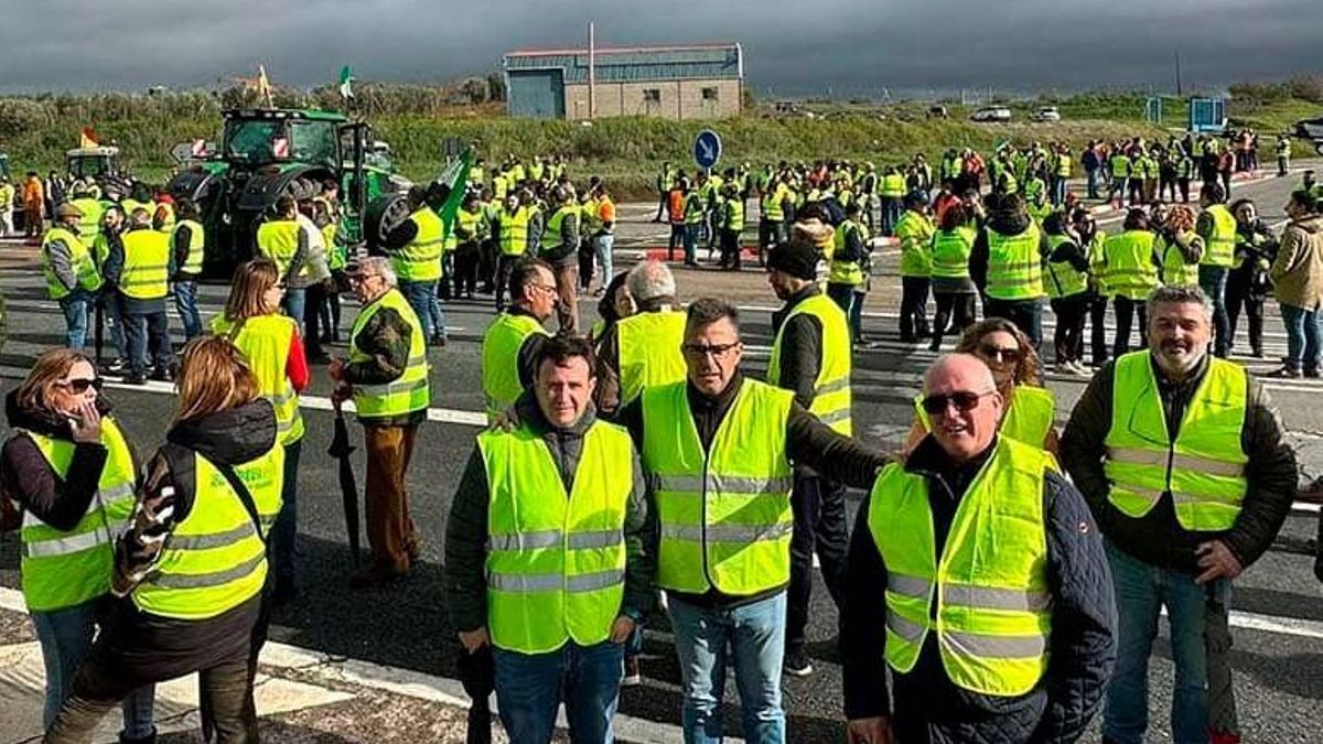 Agricultores almendralejenses en una de las manifestaciones.