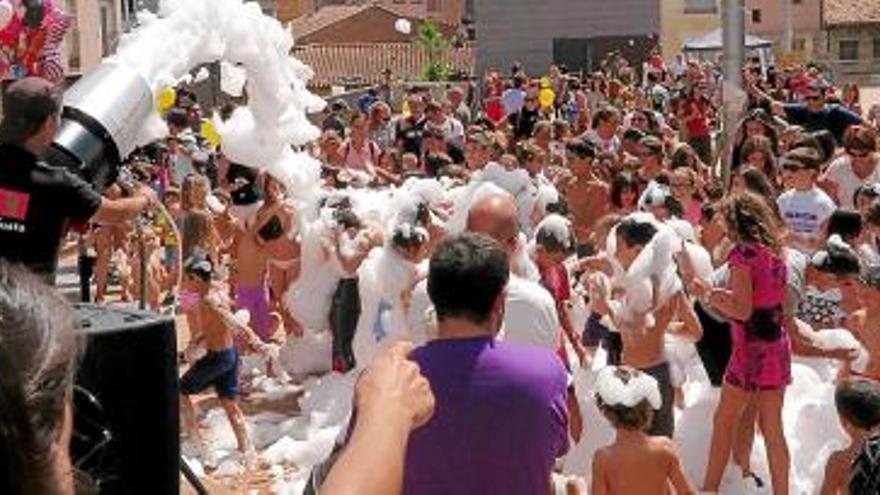 Jocs de fusta gegants i tradicionals i festa de l&#039;escuma, a Moià