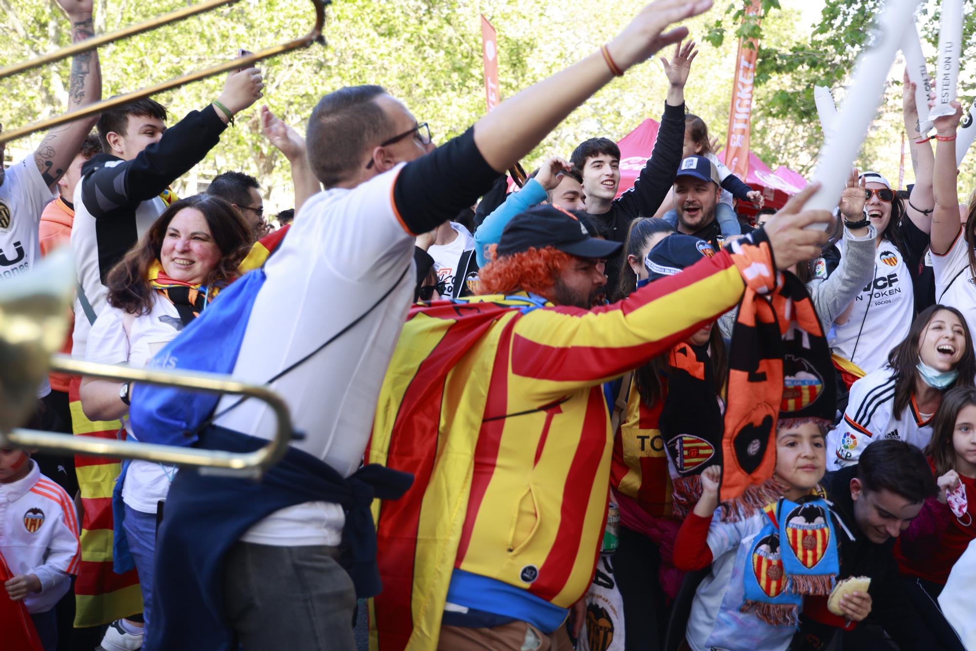 Mestalla es una fiesta en las horas previas a la final