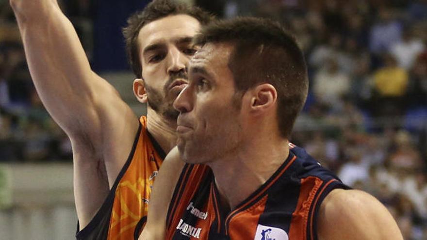 En el caso de que Pau Ribas deje el Valencia Basket su puesto como cupo de formación estaría cubierto con San Emeterio.