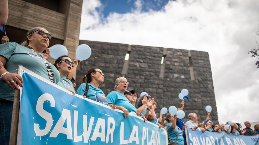 Manifestación de la plataforma ciudadana SOS Playa de San Marcos