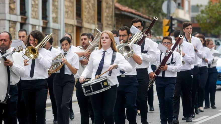 La Banda de Música de Corvera, en el pasacalles matinal por Las Vegas.