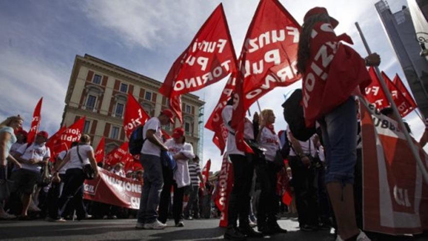 Protestas en Italia contra los recortes de Berlusconi