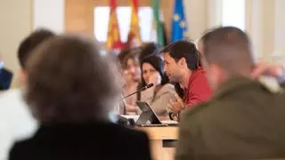 Nacionalizar Repsol y desviar fondos de Defensa: propuestas a votación en el Pleno de Cáceres