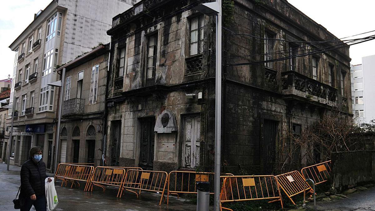 La vivienda, en la calle Eduardo Vincenti, está en estado ruinoso. |   // GONZALO NÚÑEZ