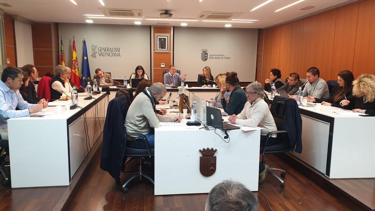 El pleno municipal que aprobó la moción.