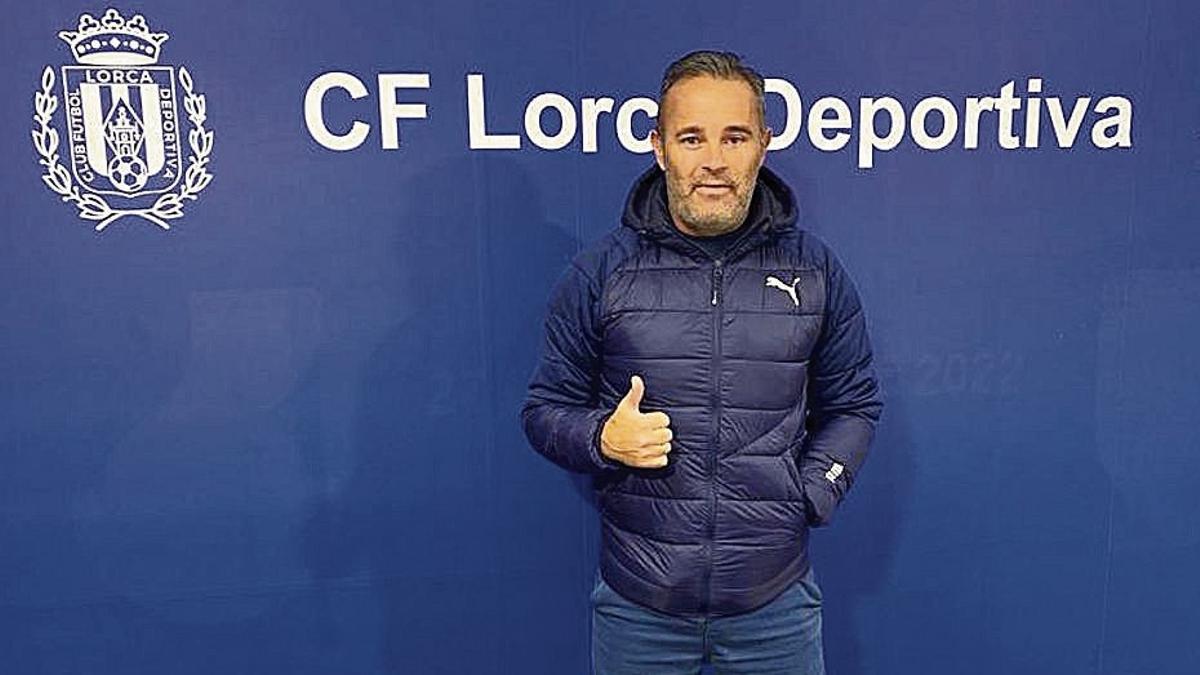 Juan Arsenal, entrenador del Lorca Deportiva. | PRENSA LORCA DEPORTIVA