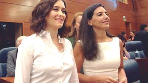 Ayuso posposa la modificació de les lleis LGTBI de Madrid malgrat desactivar la seva derogació