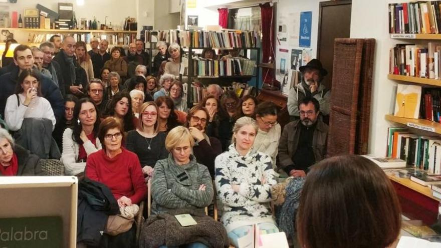 Els poetes de Llibres del Segle omplen la Llibreria Context