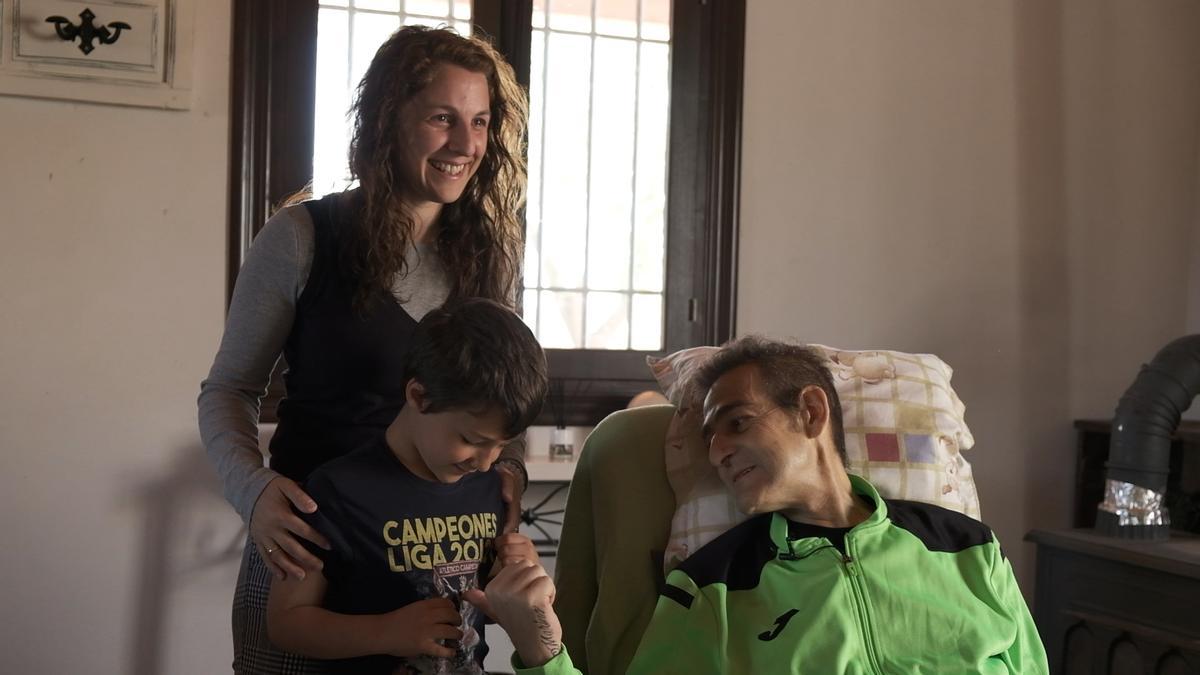 Pilar, a mujer de José Antonio, en el documental.