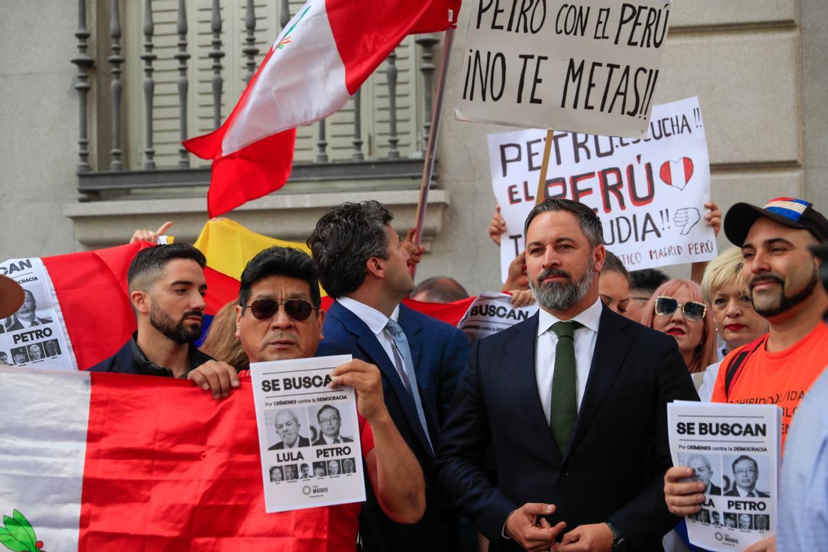 Abascal en la manifestación contra Petro al lado del Congreso.