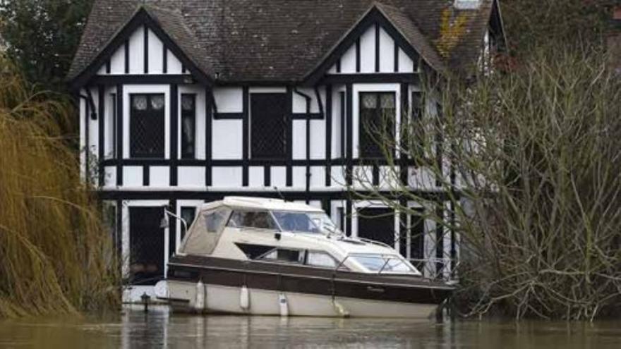 Un Támesis convertido en mar al sur de Londres