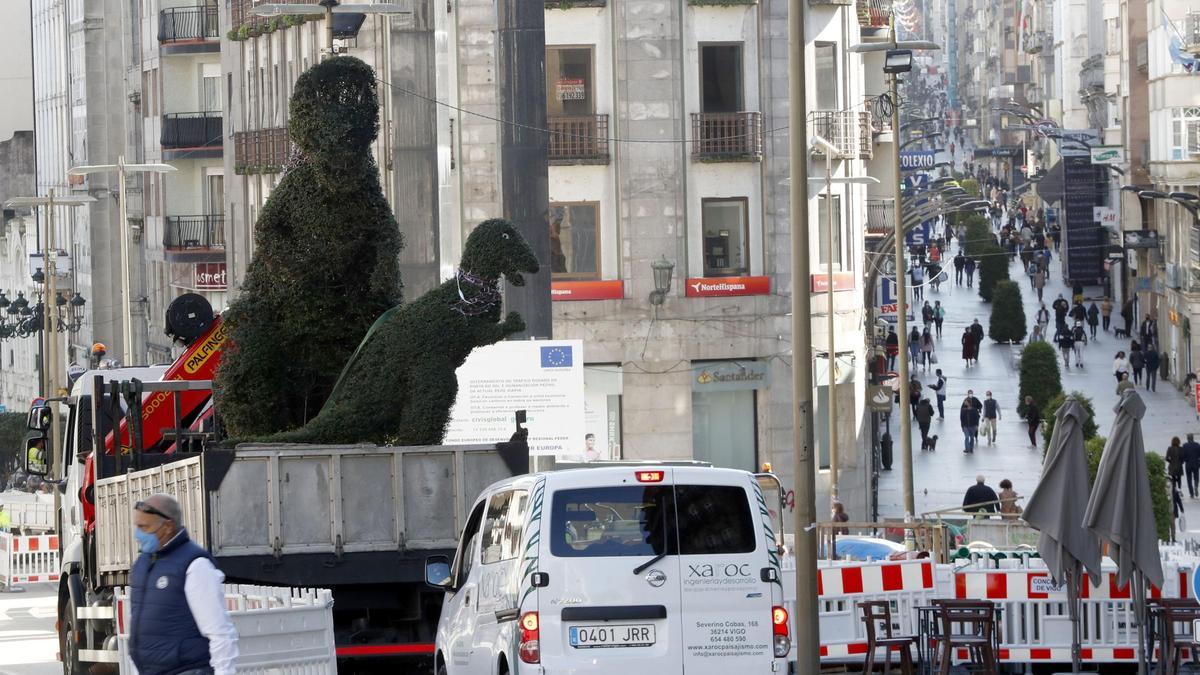 Los “cazadores” del selfi con el Dinoseto y su cría ya tienen cita en la Alameda