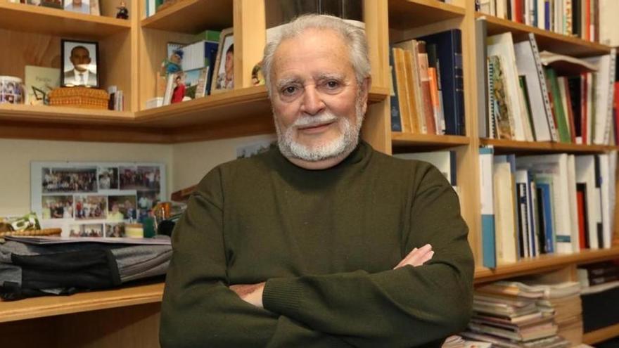 Julio Anguita, en &quot;situación crítica&quot; en la uci de un hospital de Córdoba