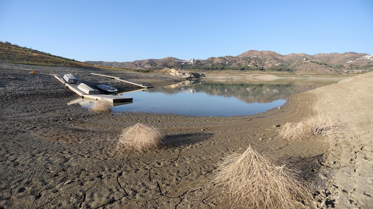 El pantano malagueño de La Viñuela, que tiene sus recursos prácticamente agotados.