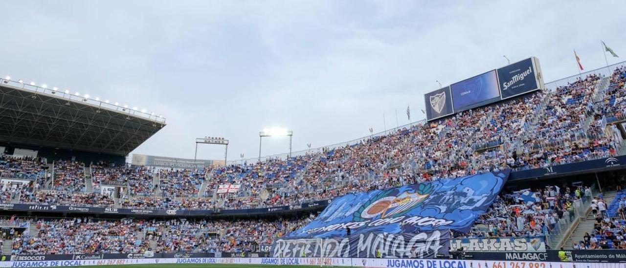 La afición blanquiazul lo dio todo desde antes del  comienzo del encuentro de ayer frente al Burgos CF.