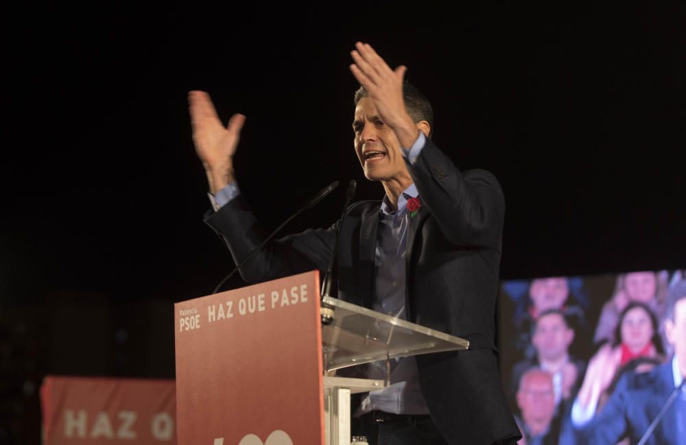 Cierre de campaña de Pedro Sánchez junto a Ximo Puig en Valéncia