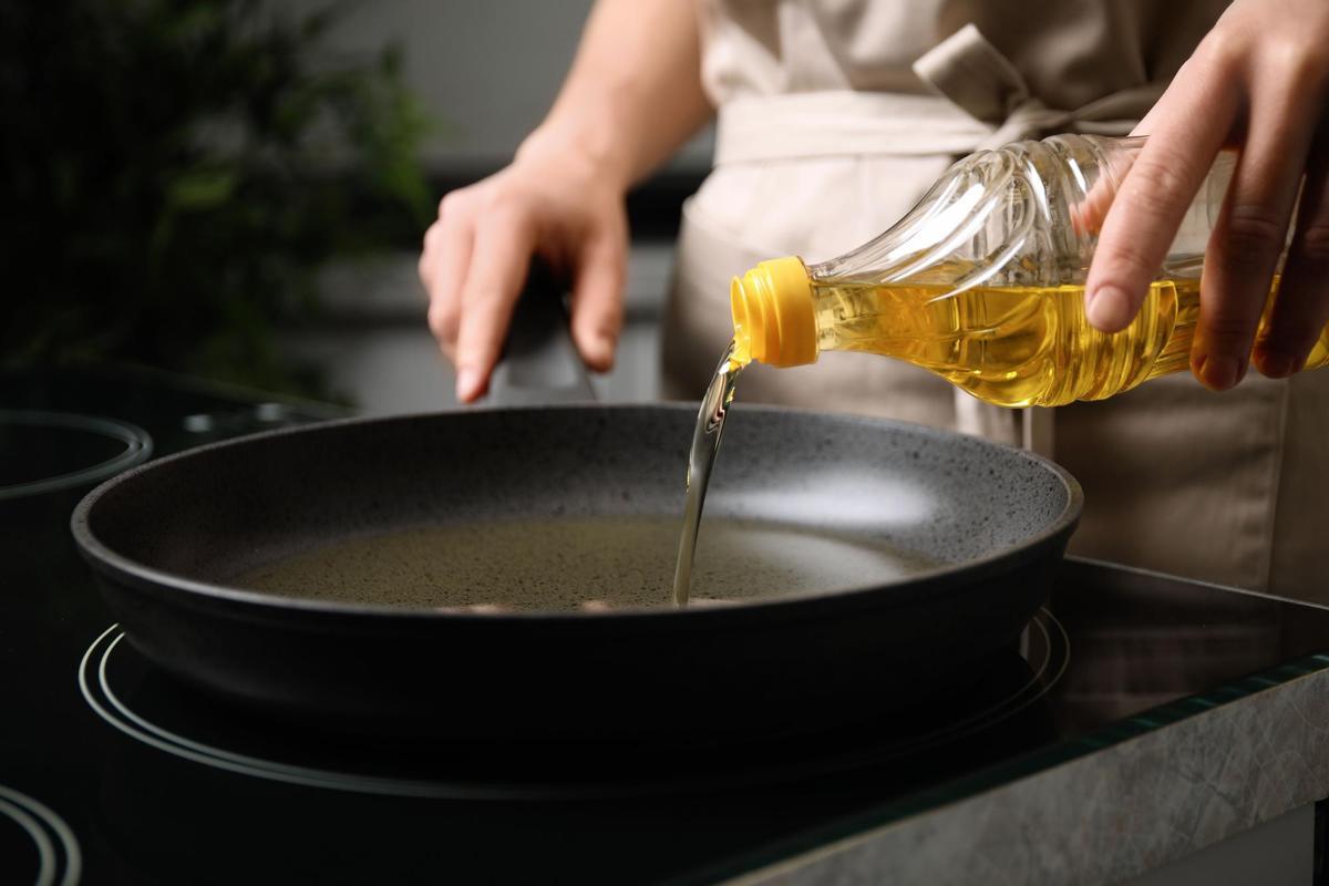 El aceite de girasol, una alternativa al aceite de oliva.