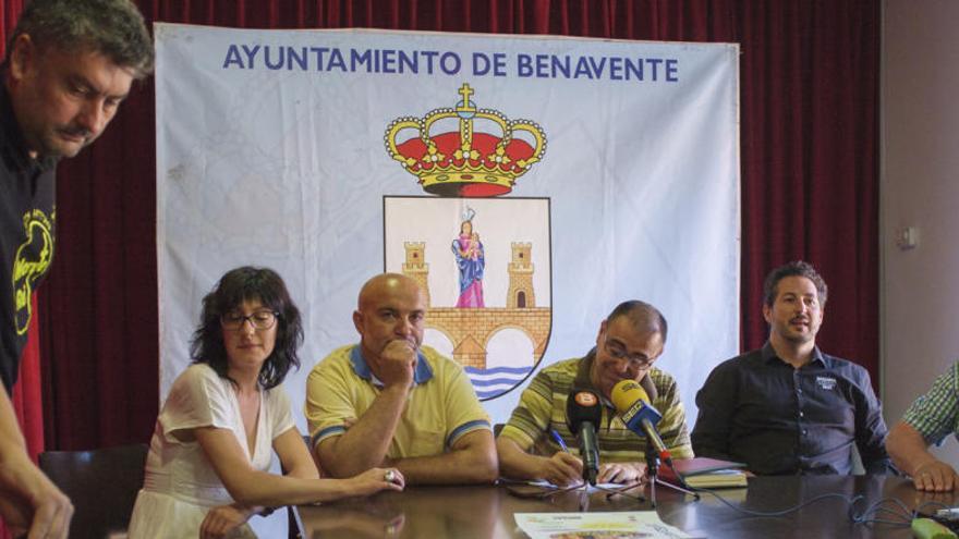 Un momento del acto de presentación de la feria de cerveza artesana