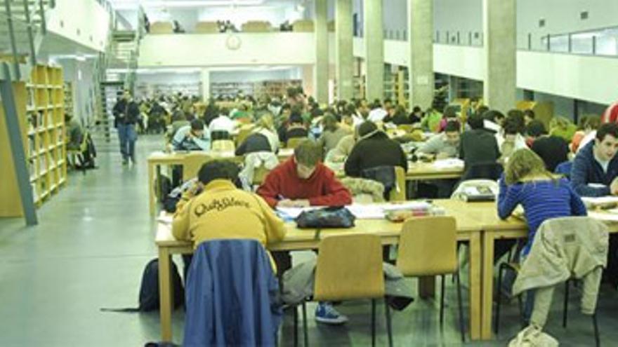 1.900 universitarios extremeños prefirieron no estudiar en la Uex