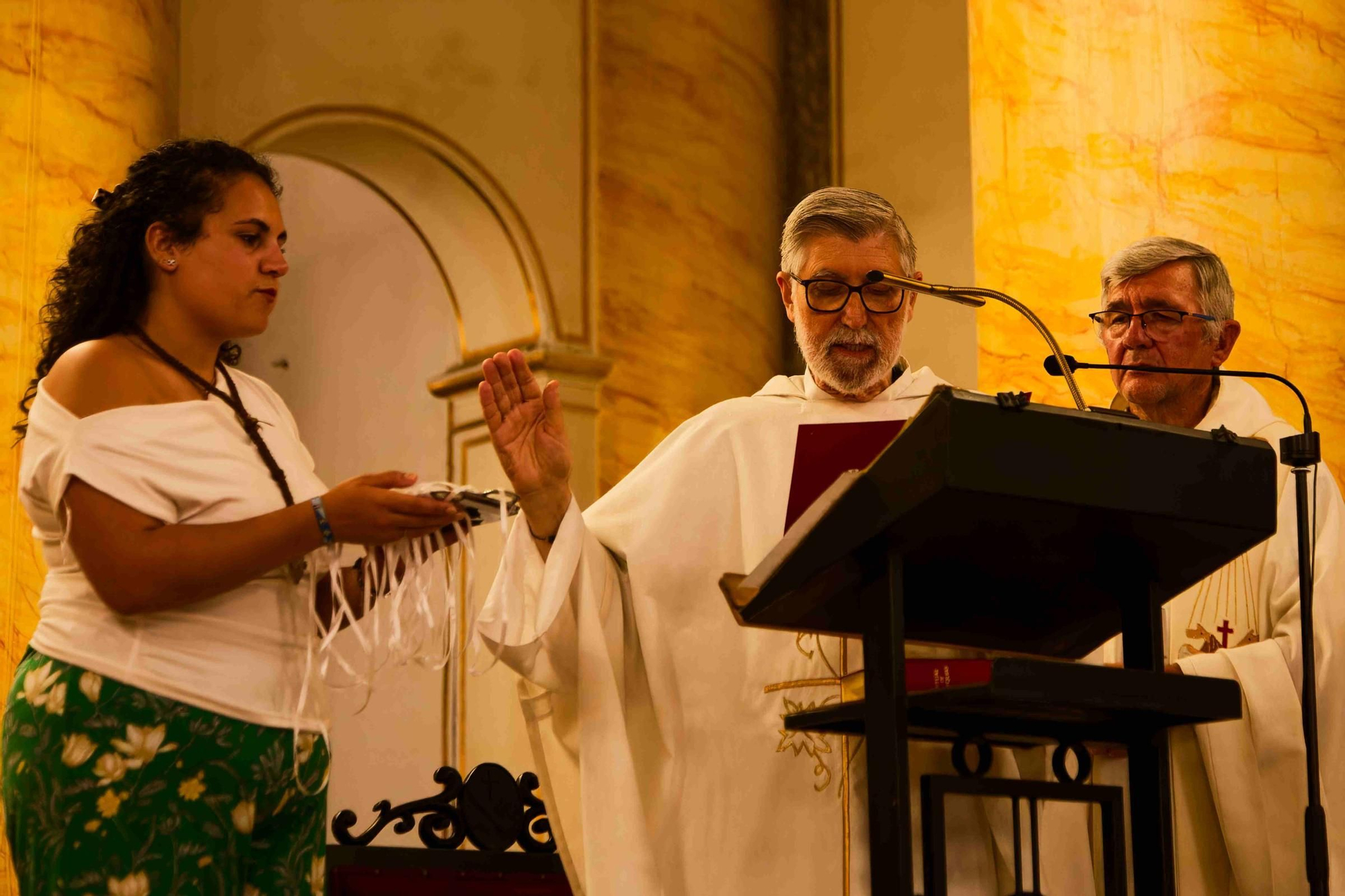 Galería | La Joventut Antoniana de Vila-real reparteix panets beneIts per la seua festa anual
