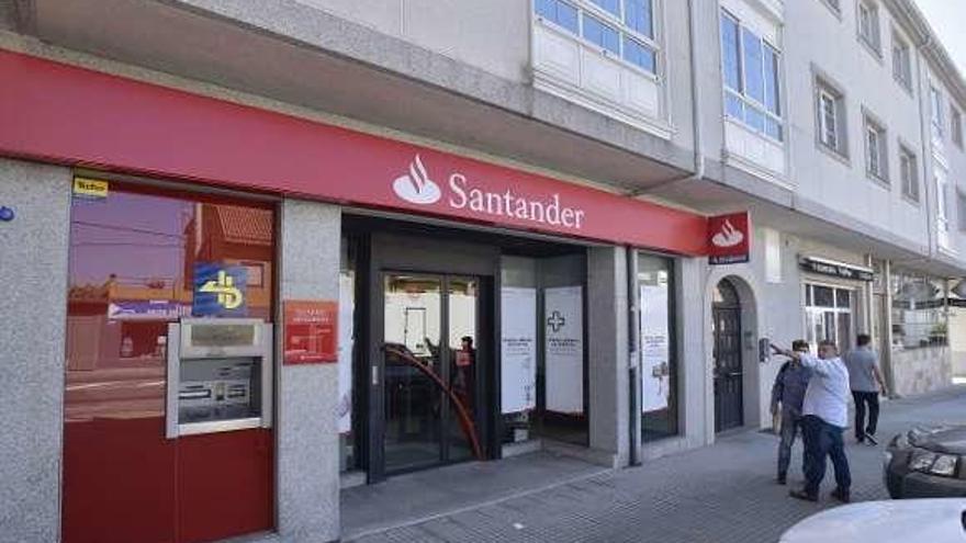 El Santander en Guísamo, que ayer cerró todo el día.