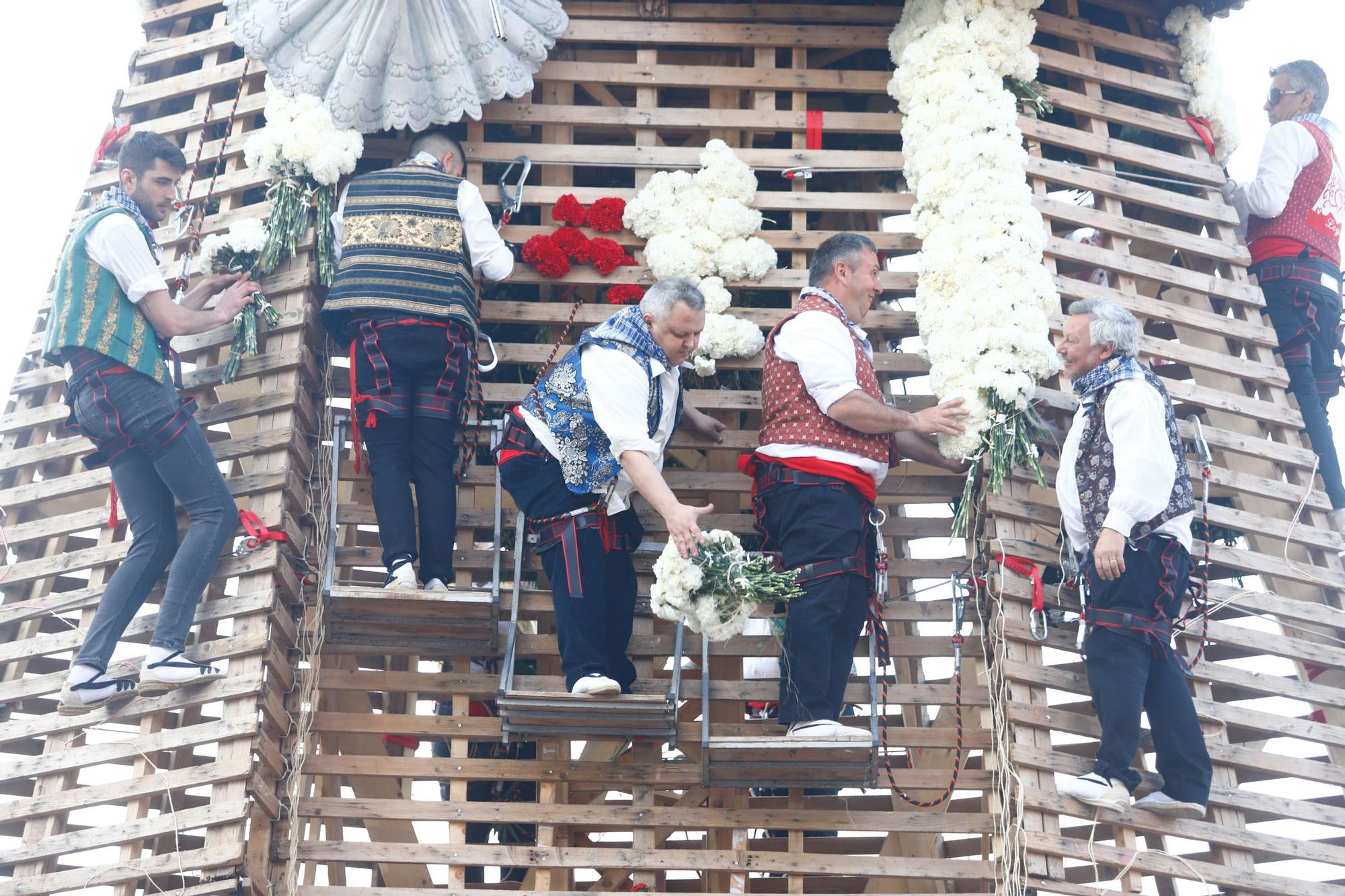 Búscate en el primer día de la Ofrenda en la calle San Vicente entre las 17:00 y las 18:00