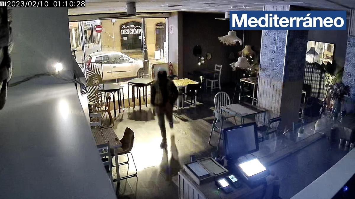Vídeo: Siguen los asaltos a un céntrico bar de Castelló que ya suma media docena este año