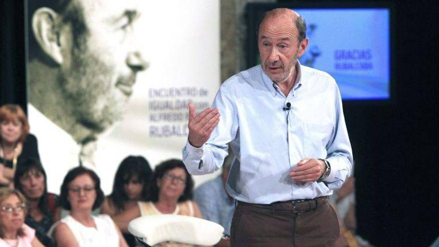 Rubalcaba: &quot;El único punto de diálogo entre Mas y Rajoy es reformar la Constitución&quot;