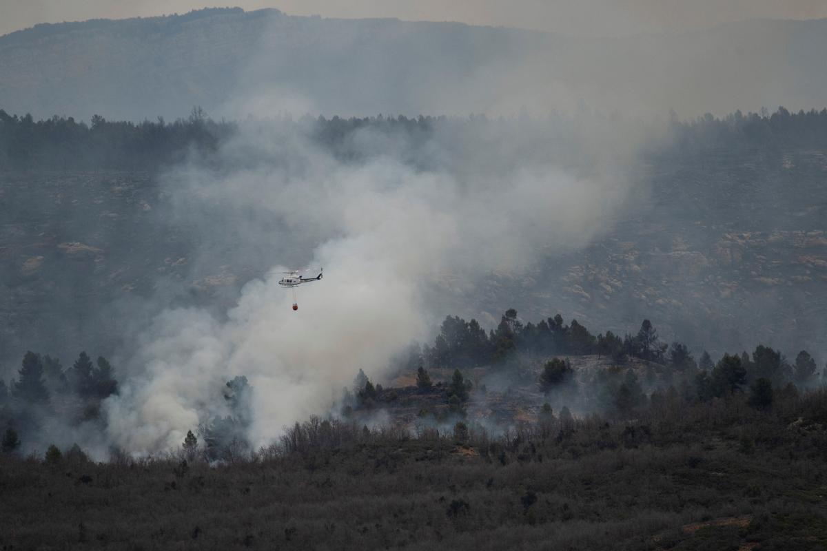 Las imágenes del incendio forestal que afecta a Teruel y Castellón