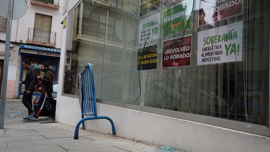 Ataques a la sede de Vox Zamora: cristales rotos y pintadas