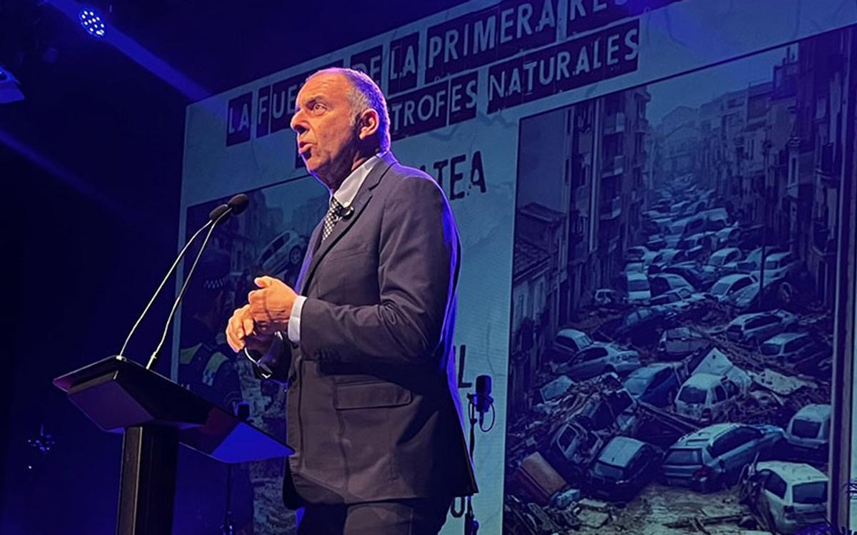 El alcalde de Altea, Diego Zaragozi, durante su intervencion en la jornada sobre la primera respuesta en catástrofes naturales.